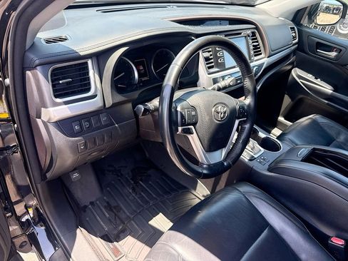 Used 2018 Toyota Highlander XLE FWD image 10