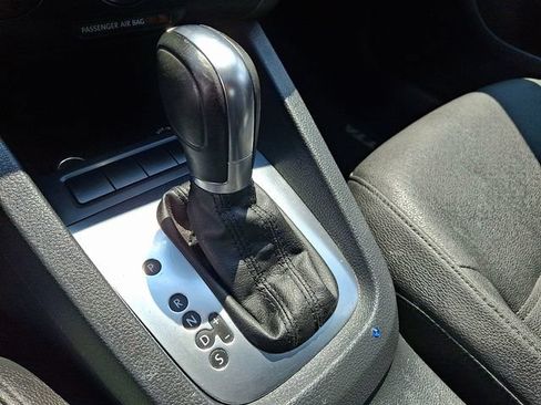 Used 2012 Volkswagen Jetta SE FWD image 16