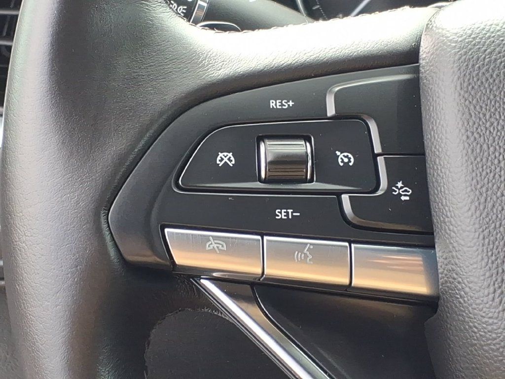 Used 2024 Cadillac XT6 Luxury AWD/4WD image 12