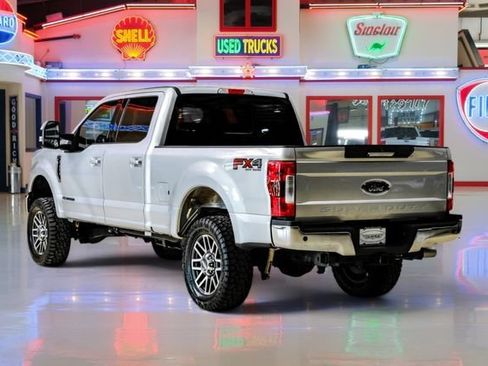 Used 2017 Ford F250 Lariat w/ Lariat Value Package AWD/4WD image 4