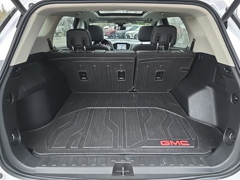 Used 2018 GMC Terrain Denali w/ Advanced Safety Package image 31