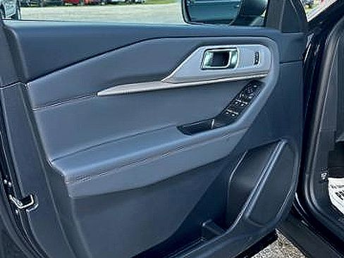 New 2026 Ford Explorer Active image 10