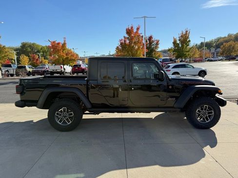 New 2025 Jeep Gladiator Mojave w/ Convenience Group image 7