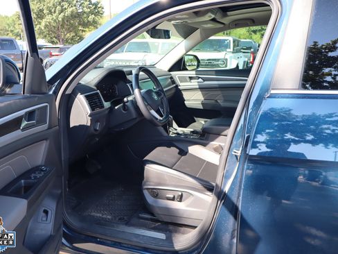 Used 2023 Volkswagen Atlas SE w/ Panoramic Sunroof Package FWD image 25