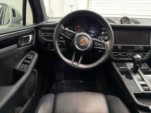 Used 2022 Porsche Macan image 21