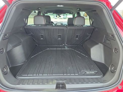 Used 2022 Chevrolet Equinox RS w/ Infotainment Package FWD image 32