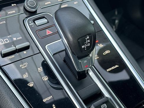 Certified 2021 Porsche Panamera image 22