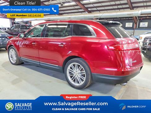 Used 2016 Lincoln MKT AWD image 3