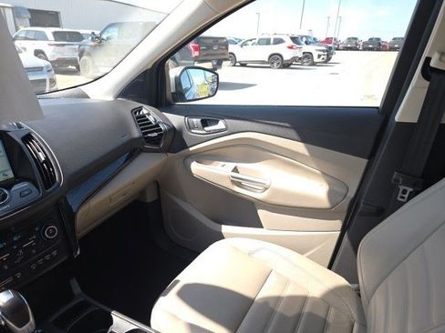 Used 2019 Ford Escape Titanium AWD/4WD image 23
