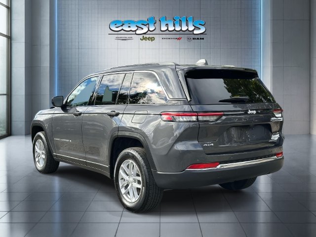 Certified 2025 Jeep Grand Cherokee Laredo X w/ Luxury Tech Group I AWD/4WD image 5