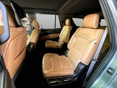 Used 2021 Cadillac Escalade Premium Luxury w/ LPO, Illumination Package RWD image 19