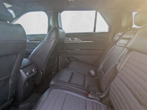 Used 2025 Ford Explorer ST-Line image 24