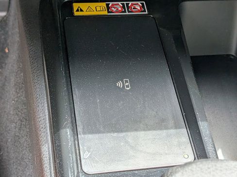 Used 2025 Toyota Camry LE FWD image 27