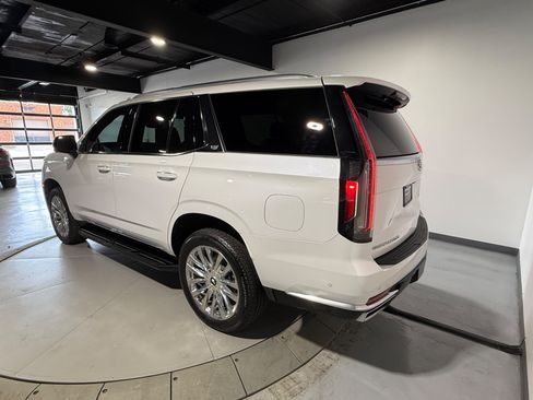 Used 2023 Cadillac Escalade Premium Luxury AWD/4WD image 7