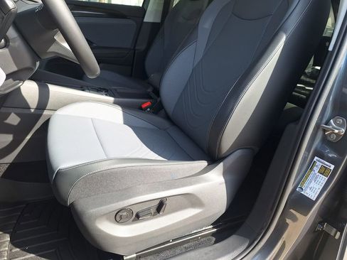 New 2026 Volkswagen Tiguan SE image 10