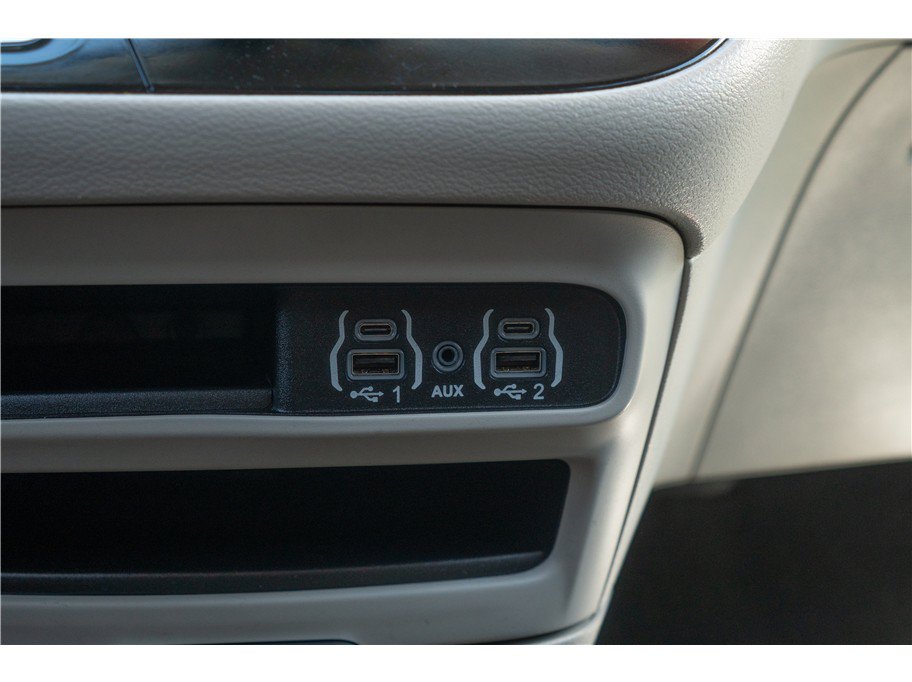 Used 2023 Chrysler Pacifica Touring-L FWD image 20