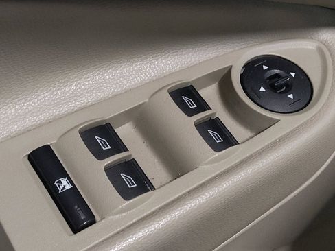 Used 2017 Ford Escape SE image 27