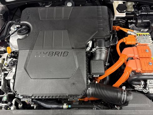 Used 2024 Hyundai Elantra Limited image 40