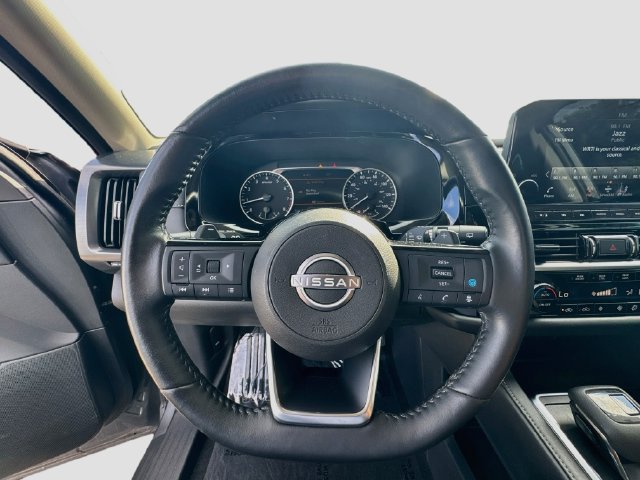 Used 2023 Nissan Pathfinder SL w/ SL Premium Package AWD/4WD image 14