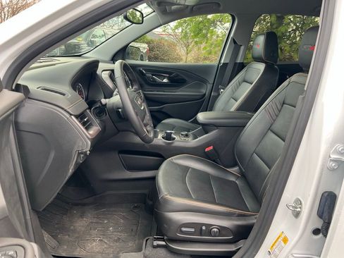 Used 2022 GMC Terrain AT4 w/ Infotainment Package II image 8