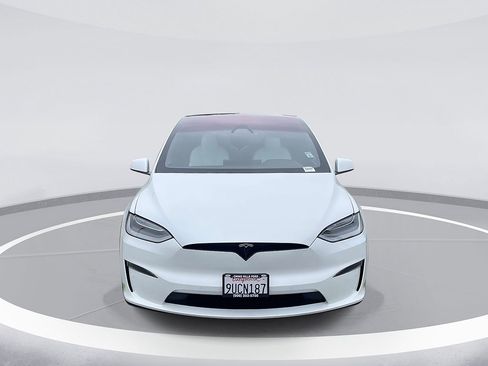Used 2022 Tesla Model X Plaid AWD/4WD image 2