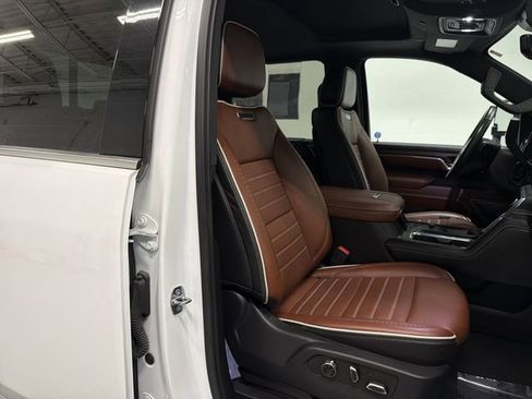 Used 2024 GMC Sierra 3500 Denali Ultimate image 18