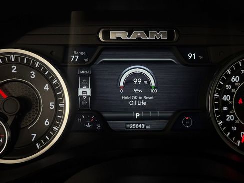 Used 2025 RAM 1500 Laramie AWD/4WD image 18