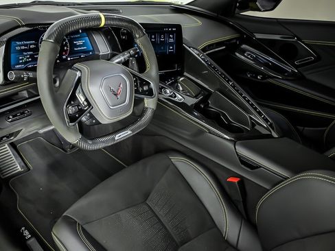 Used 2024 Chevrolet Corvette Z06 w/ Z07 Performance Package RWD image 18