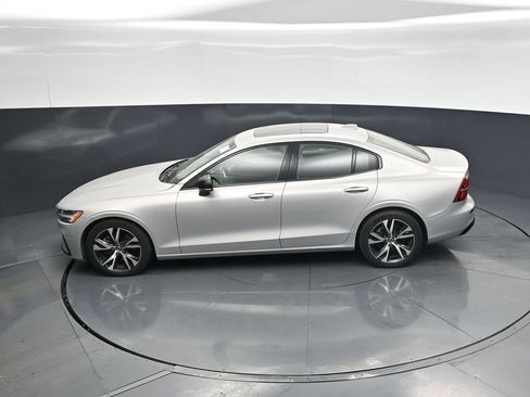 Used 2024 Volvo S60 B5 Core FWD image 41