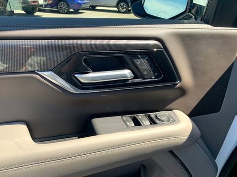 New 2026 GMC Yukon XL Elevation w/ Elevation Premium Package AWD/4WD image 25