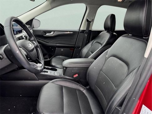Used 2022 Ford Escape Titanium image 14