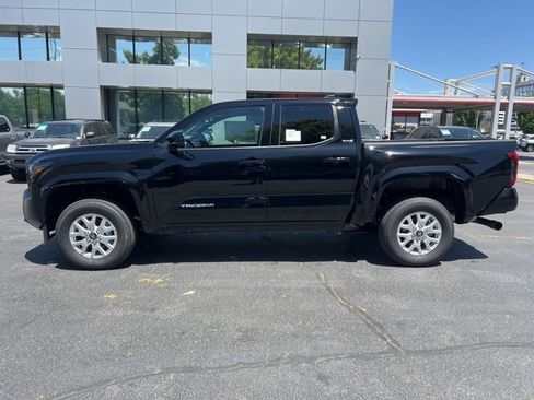 New 2025 Toyota Tacoma SR5 image 5