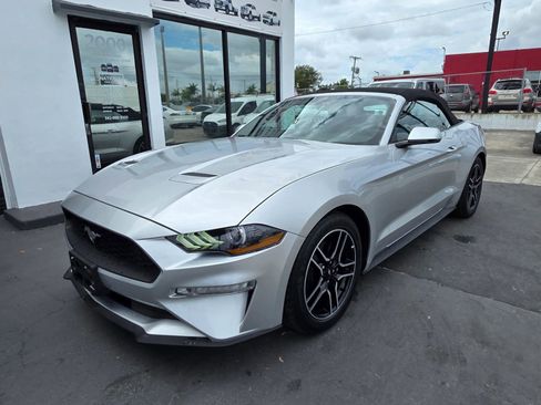 Used 2018 Ford Mustang Premium image 6