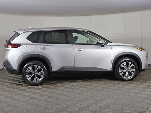 Used 2022 Nissan Rogue SV image 16