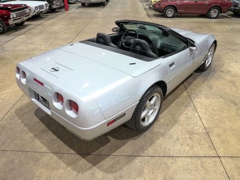 Used 1996 Chevrolet Corvette Convertible RWD image 17