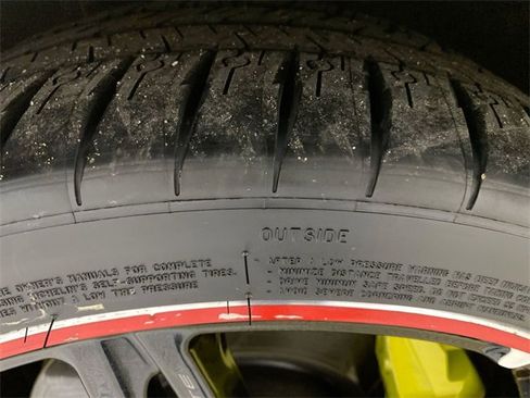 Used 2023 Chevrolet Corvette Stingray w/ Battery Protection Package image 17