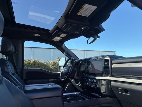 Used 2024 Ford F250 Platinum image 41