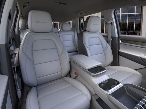 New 2026 GMC Terrain Denali w/ LPO, Black Badging Package image 16