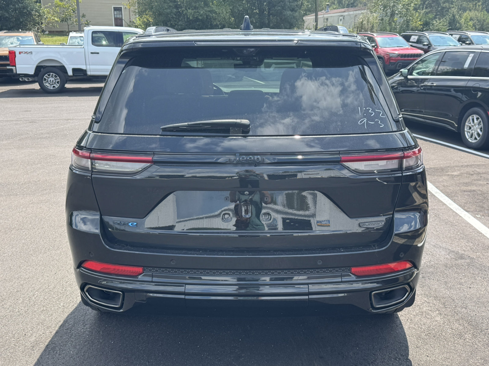 Used 2025 Jeep Grand Cherokee Summit AWD/4WD image 6