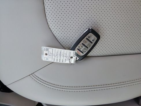 Used 2021 Chrysler Voyager Lxi FWD image 36