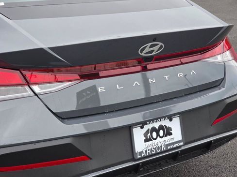 New 2026 Hyundai Elantra SE FWD image 12