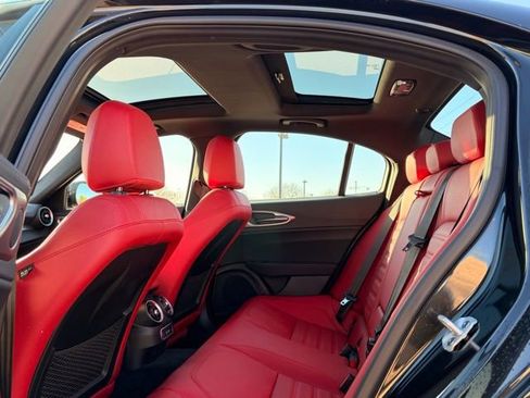 Used 2024 Alfa Romeo Giulia Veloce image 11