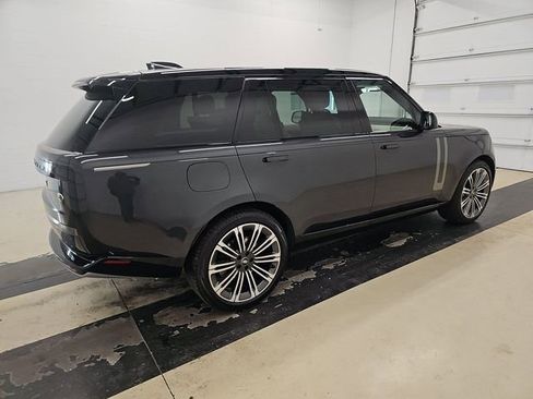 Used 2023 Land Rover Range Rover Long Wheelbase SE image 5