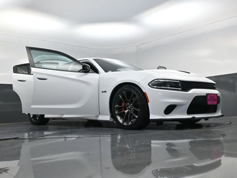 Used 2023 Dodge Charger R/T w/ Performance Handling Group image 26