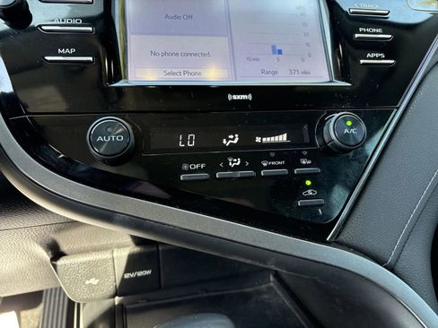 Used 2020 Toyota Camry SE image 27