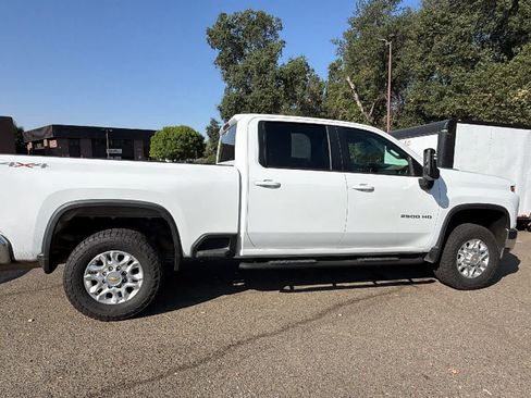 Used 2021 Chevrolet Silverado 2500 LT w/ Fleet Comfort Package AWD/4WD image 4