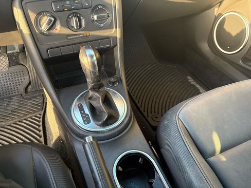 Used 2012 Volkswagen Beetle 2.5 FWD image 28