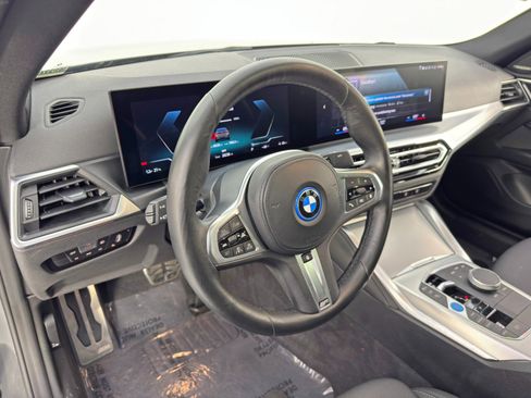 Used 2023 BMW i4 eDrive40 w/ M Sport Package image 14