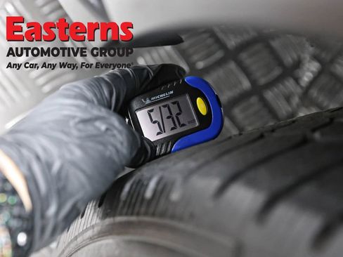Used 2020 Nissan Pathfinder SL AWD/4WD image 31