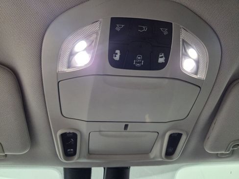 Certified 2018 Chrysler Pacifica Limited w/ Advanced Safetytec Group image 15